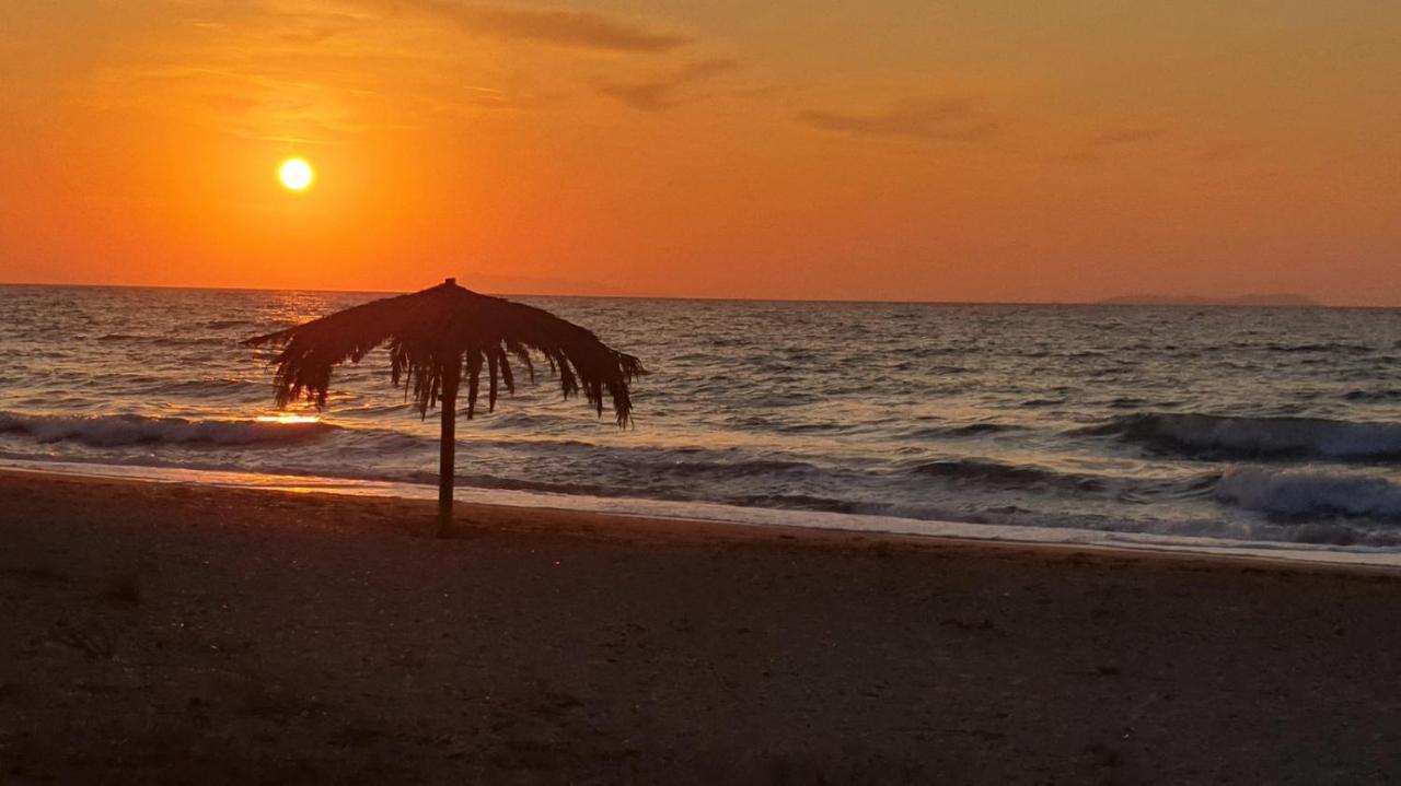 Dalas Beach House Almiros Beach 外观 照片
