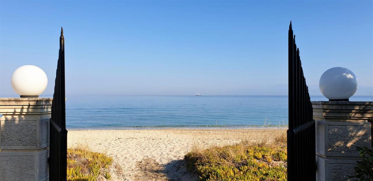 Dalas Beach House Almiros Beach 外观 照片