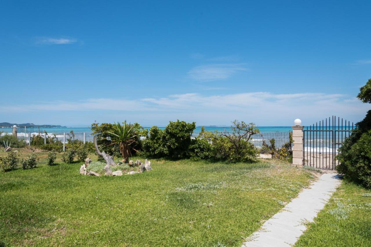 Dalas Beach House Almiros Beach 外观 照片